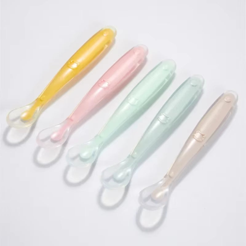 Cuillère en silicone pour bébé