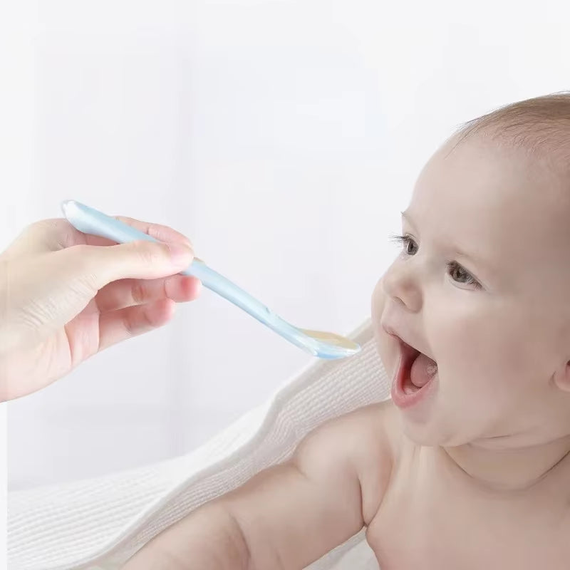 Cuillère en silicone pour bébé